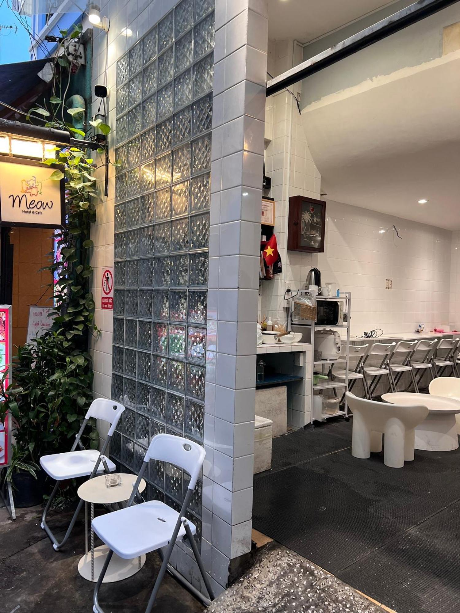 Meow & Cafe 2 * Ho Chi Minh City